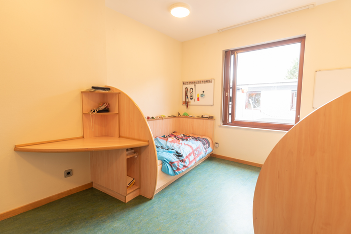 Das Bild zeigt ein Patientenzimmer in Haus 3