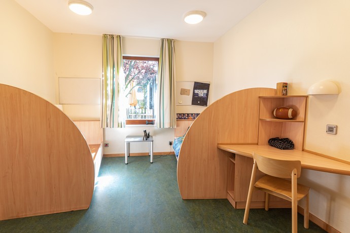 Das Bild zeigt ein Patientenzimmer in Haus 2